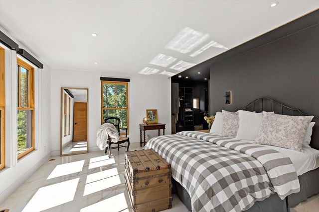 1924 State Road, Plymouth, MA 02360