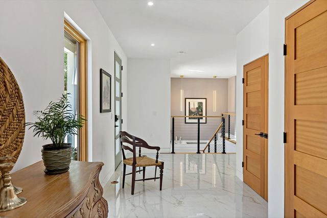 1924 State Road, Plymouth, MA 02360