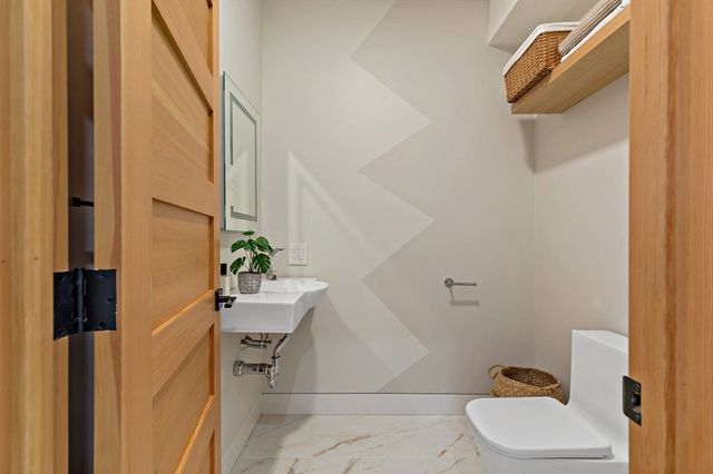 1924 State Road, Plymouth, MA 02360