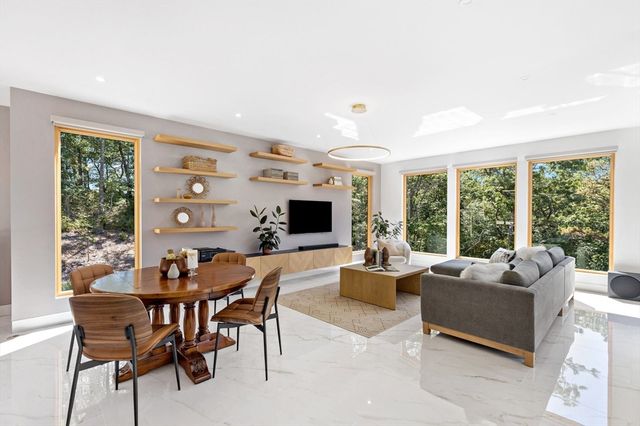 1924 State Road, Plymouth, MA 02360