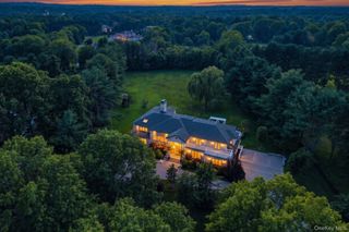 5 Farmwoods Lane, Upper Brookville, NY 11545