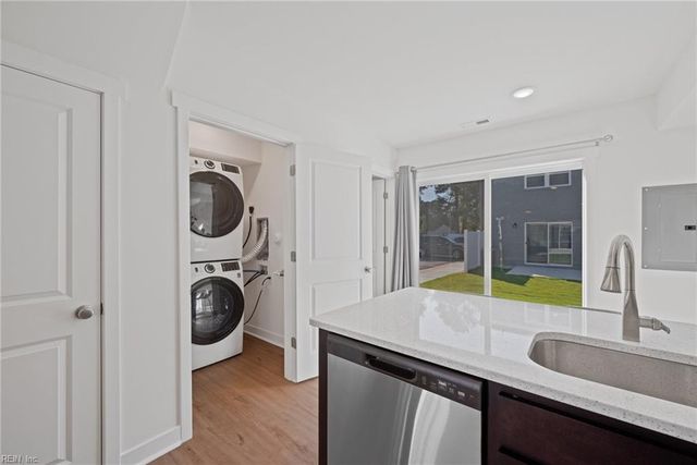 1123 Gordon WALK, Virginia Beach, VA 23451