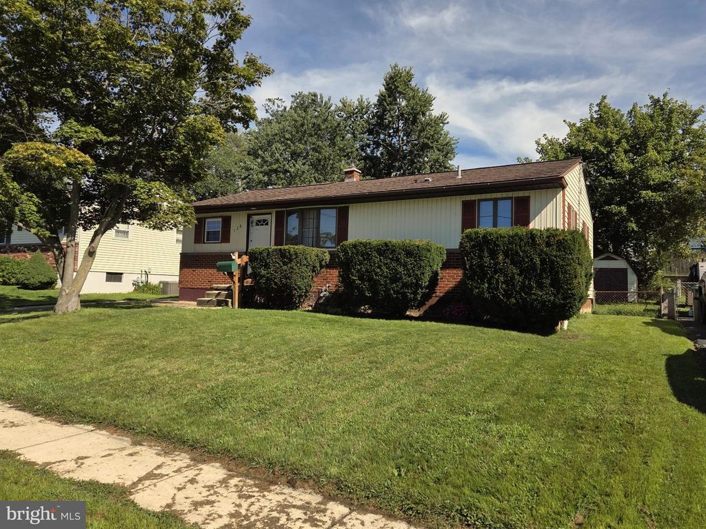 128 W EDINBURGH DR, NEW CASTLE, DE 19720 — exterior