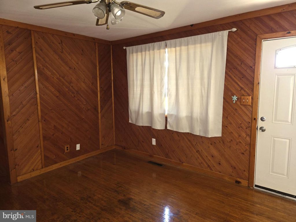 128 W EDINBURGH DR, NEW CASTLE, DE 19720 — photo 3