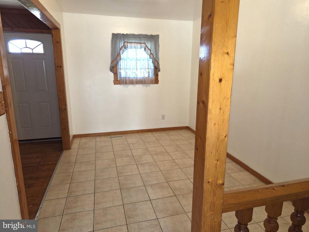 128 W EDINBURGH DR, NEW CASTLE, DE 19720 — photo 5