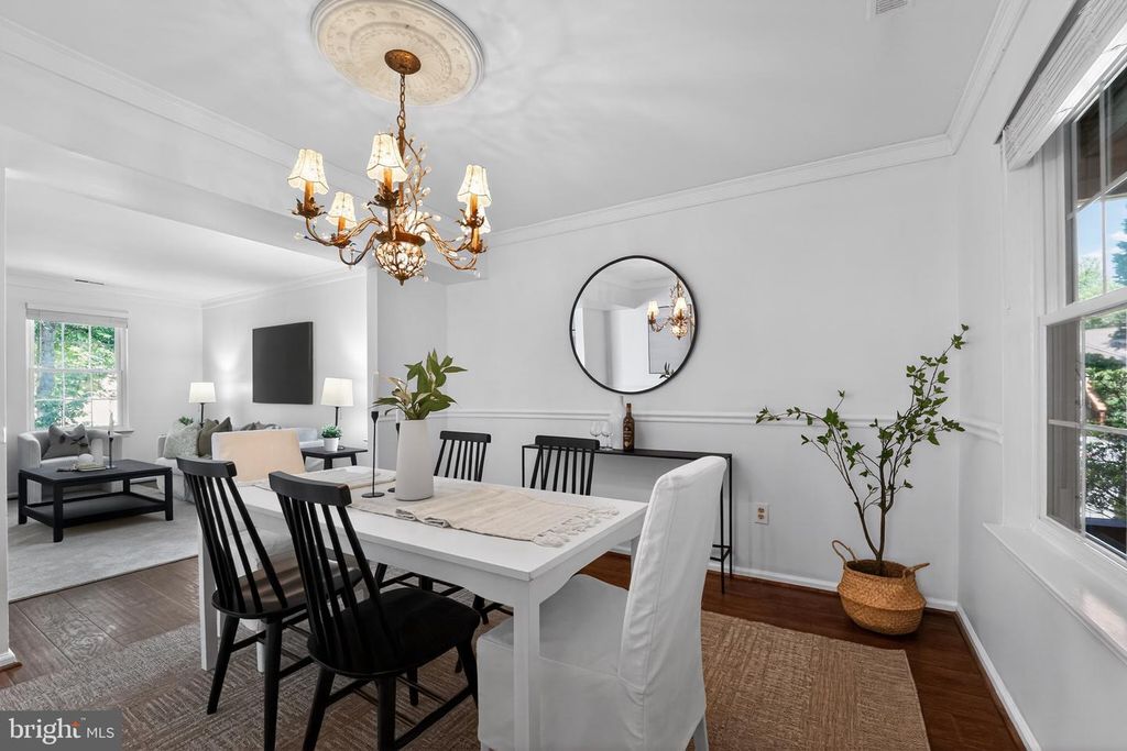 Image 12 of property listing at 397 KINGS COLLEGE DR, Arnold, MD 21012