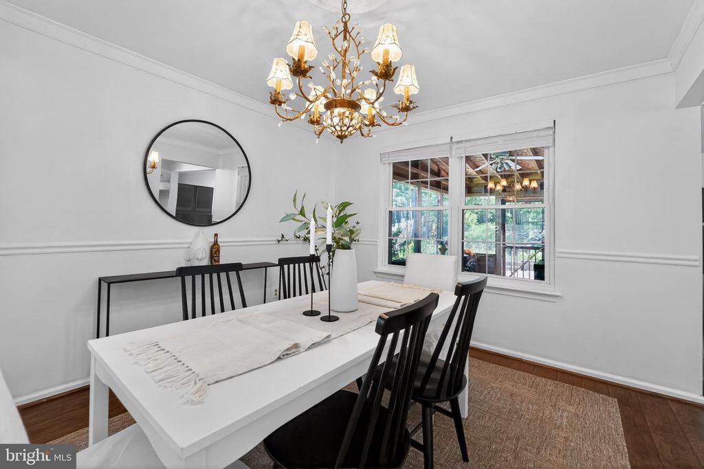 Image 13 of property listing at 397 KINGS COLLEGE DR, Arnold, MD 21012