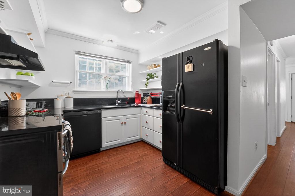 Image 15 of property listing at 397 KINGS COLLEGE DR, Arnold, MD 21012