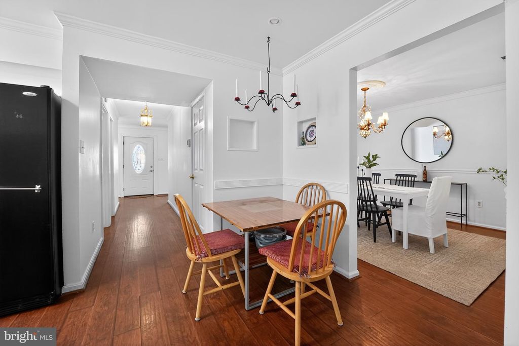 Image 16 of property listing at 397 KINGS COLLEGE DR, Arnold, MD 21012
