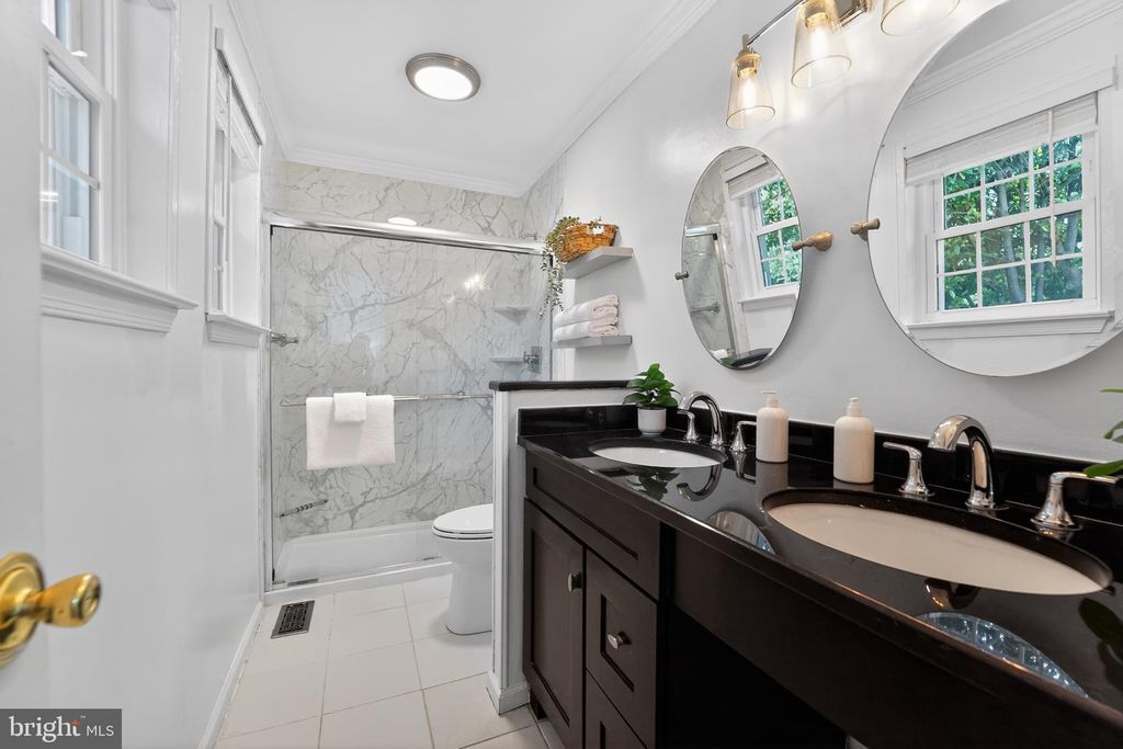 Image 21 of property listing at 397 KINGS COLLEGE DR, Arnold, MD 21012
