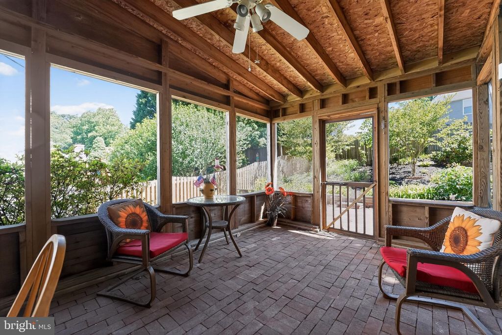 Image 26 of property listing at 397 KINGS COLLEGE DR, Arnold, MD 21012