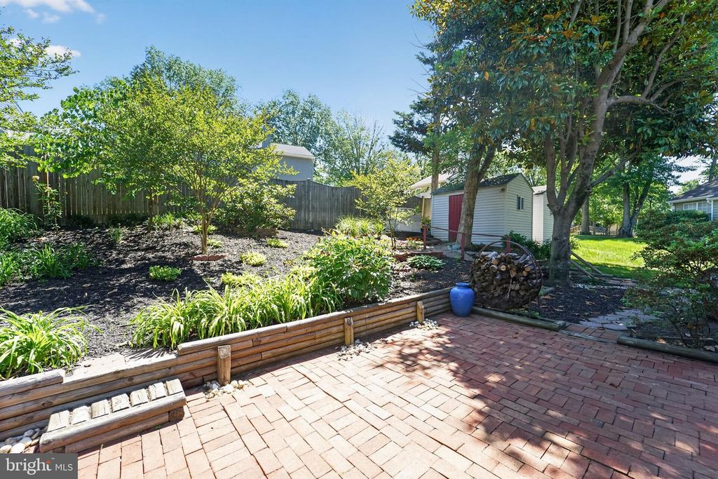 Image 27 of property listing at 397 KINGS COLLEGE DR, Arnold, MD 21012