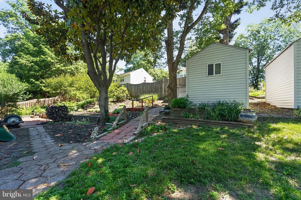 Image 28 of property listing at 397 KINGS COLLEGE DR, Arnold, MD 21012