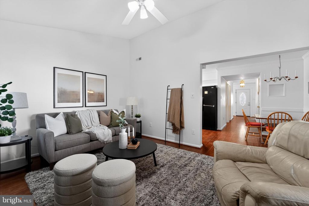 Image 4 of property listing at 397 KINGS COLLEGE DR, Arnold, MD 21012