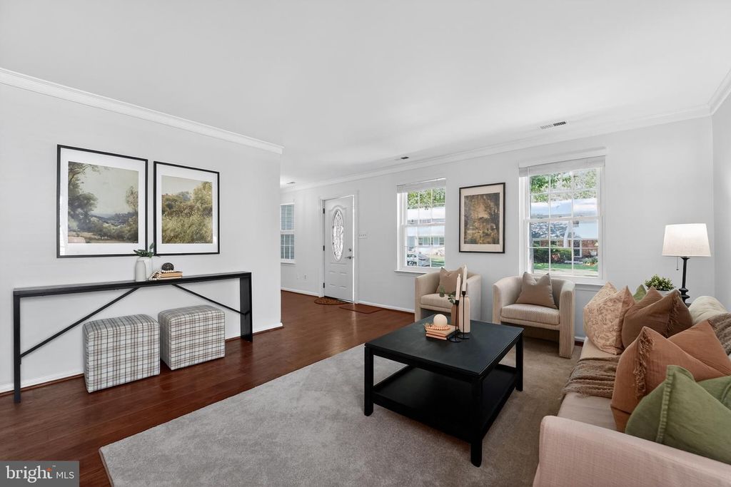 Image 5 of property listing at 397 KINGS COLLEGE DR, Arnold, MD 21012
