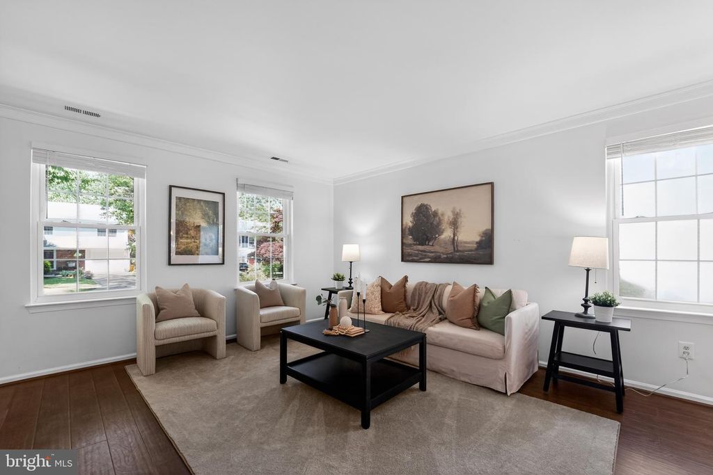 Image 6 of property listing at 397 KINGS COLLEGE DR, Arnold, MD 21012