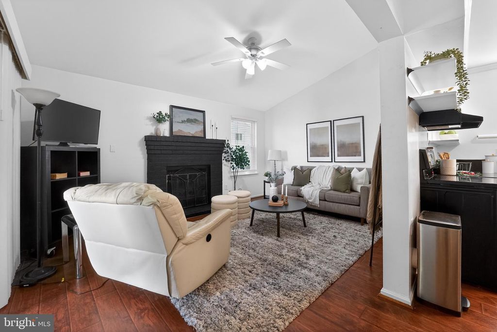 Image 7 of property listing at 397 KINGS COLLEGE DR, Arnold, MD 21012