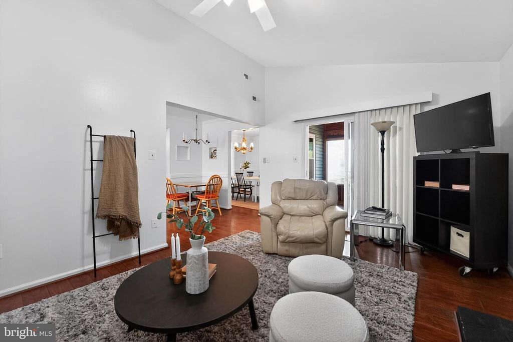 Image 8 of property listing at 397 KINGS COLLEGE DR, Arnold, MD 21012