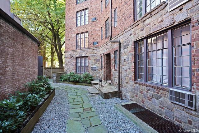20 Continental Avenue 1-G, Forest Hills, NY 11375