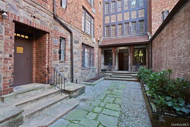 20 Continental Avenue 1-G, Forest Hills, NY 11375