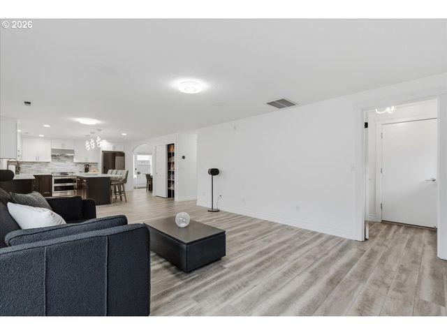 2000 N 5TH Way, Ridgefield, WA 98642