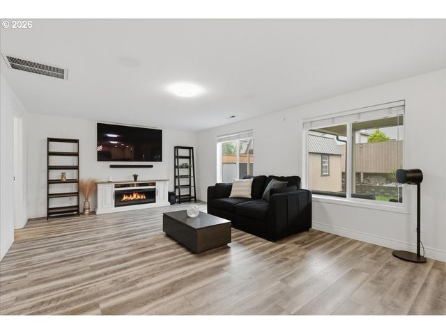 2000 N 5TH Way, Ridgefield, WA 98642
