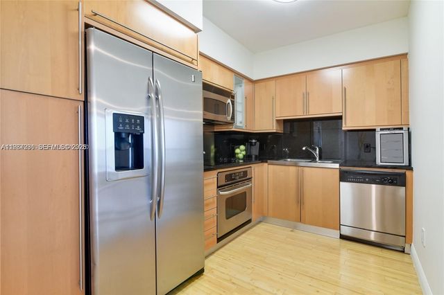 6365 Collins Ave 2810, Miami Beach, FL 33141