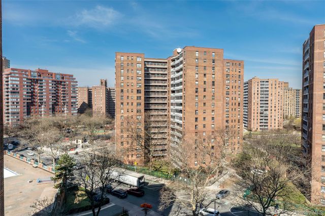 9820 62nd Drive 8F, Rego Park, NY 11374