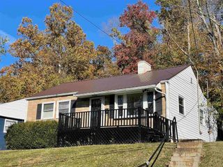 1738 Crestmont Drive, Huntington, WV 25701