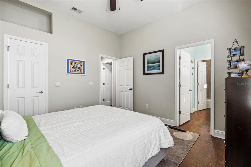 Image 42 of property listing at 1210 WHITNEY DRIVE, Venice, FL 34292