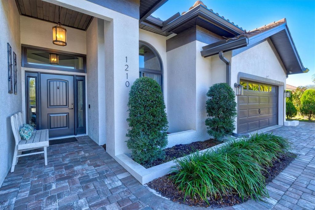 Image 8 of property listing at 1210 WHITNEY DRIVE, Venice, FL 34292