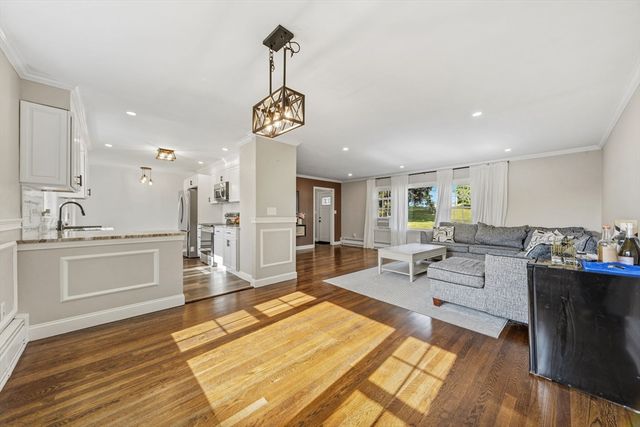5 5th Ave, Dudley, MA 01571