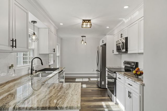 5 5th Ave, Dudley, MA 01571