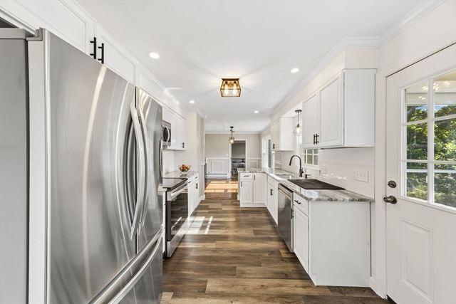 5 5th Ave, Dudley, MA 01571