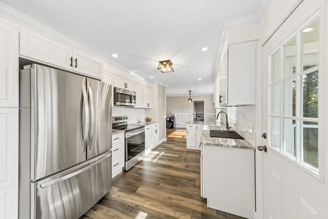 5 5th Ave, Dudley, MA 01571