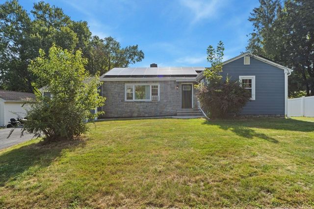5 5th Ave, Dudley, MA 01571