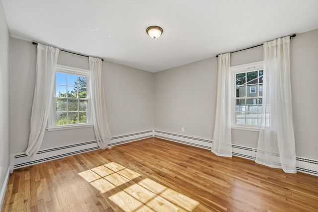 5 5th Ave, Dudley, MA 01571