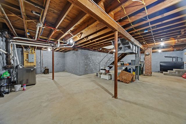 5 5th Ave, Dudley, MA 01571