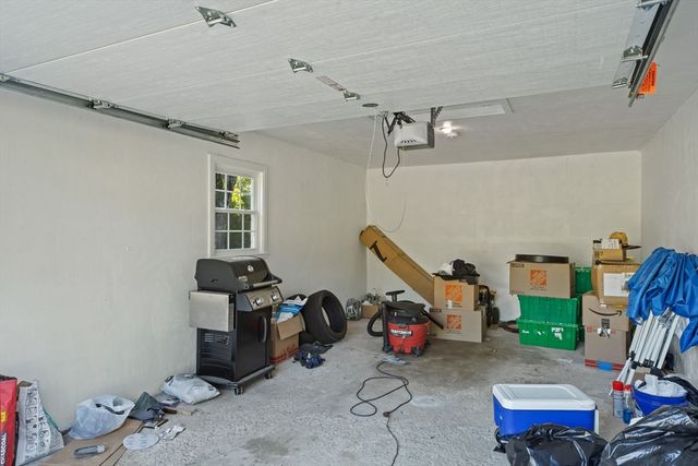 5 5th Ave, Dudley, MA 01571