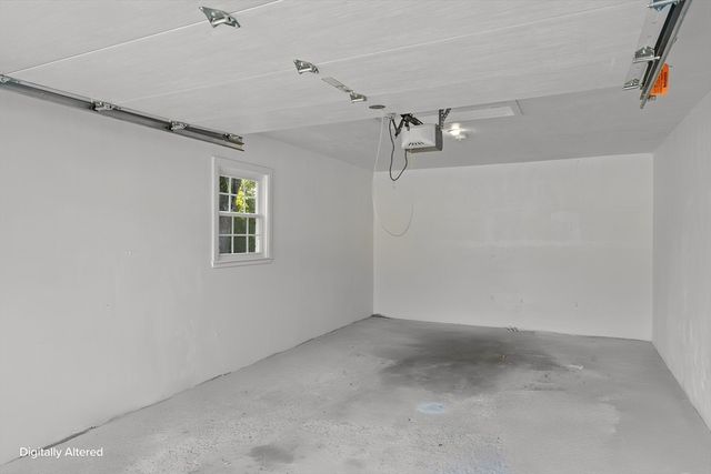 5 5th Ave, Dudley, MA 01571