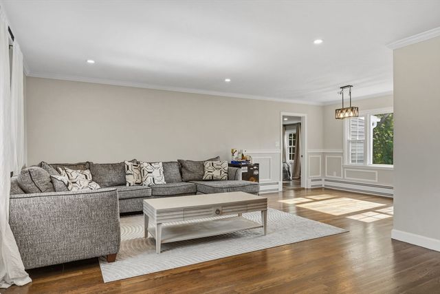 5 5th Ave, Dudley, MA 01571