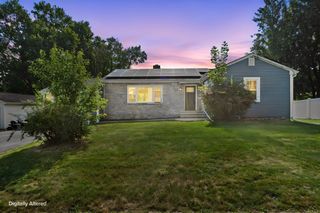 5 5th Ave, Dudley, MA 01571