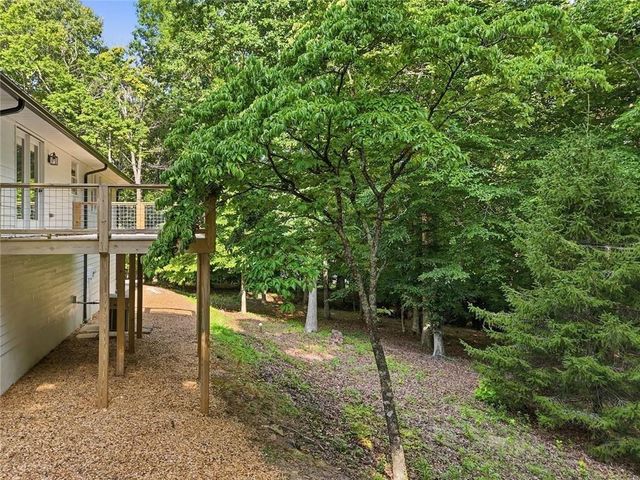 627 Ammons Drive, Waleska, GA 30183