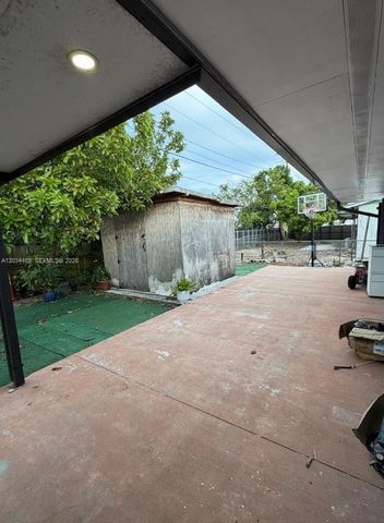 20301 SW 117th Ave, Miami, FL 33177