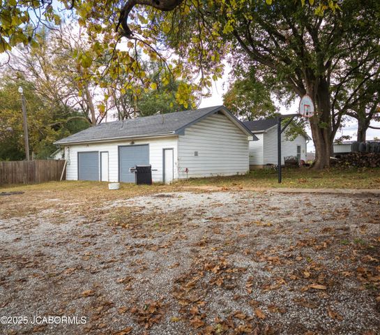 803 N OAK STREET, California, MO 65018