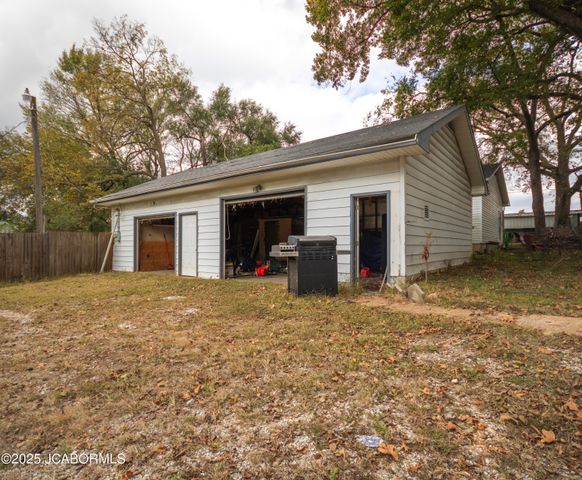 803 N OAK STREET, California, MO 65018