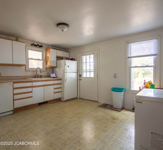 803 N OAK STREET, California, MO 65018