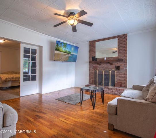 803 N OAK STREET, California, MO 65018