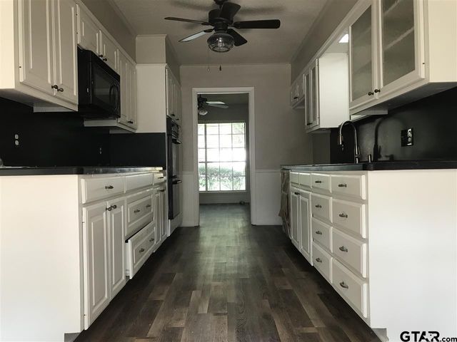 8233 Clemson, Tyler, TX 75703