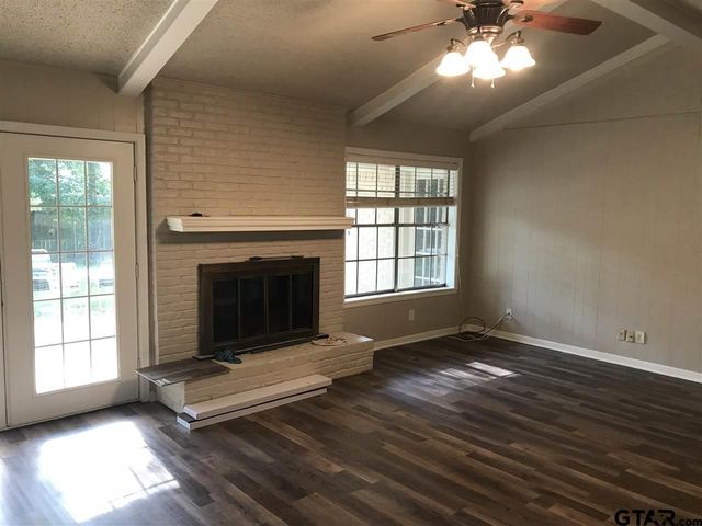 8233 Clemson, Tyler, TX 75703